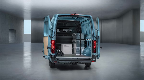 Otvaranje stražnjih vrata od 270°- furgon - Renault Master